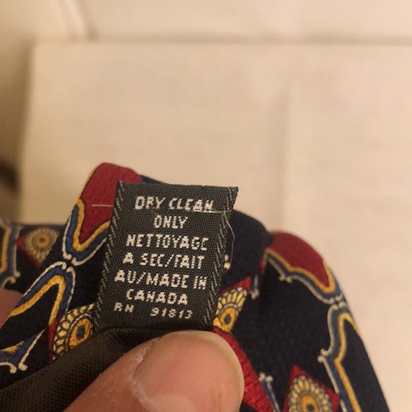 Christian Dior 100% Silk designer Gravate Blue Red & Yellow Tie Classic pattern - Picture 8 of 8